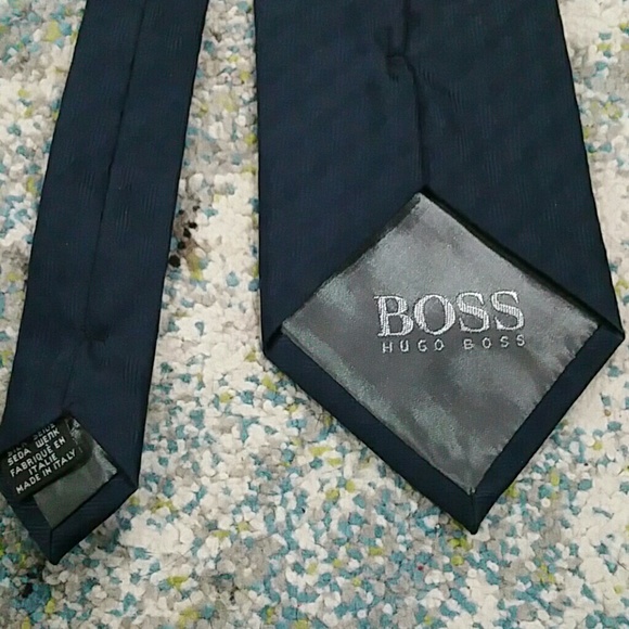 CLEARANCE /Make an offer! Hugo Boss Silk tie - Picture 4 of 5